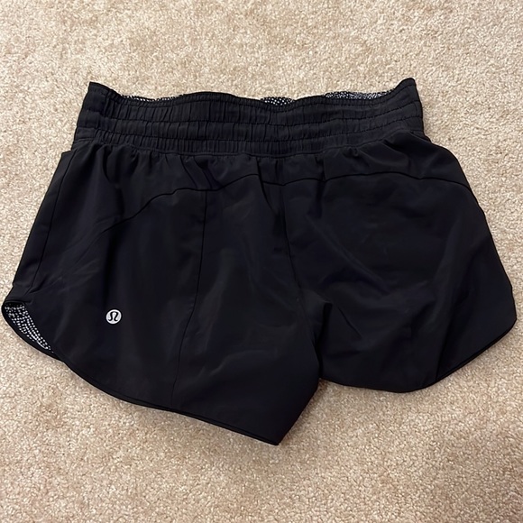 Lululemon reversible short - Picture 2 of 6
